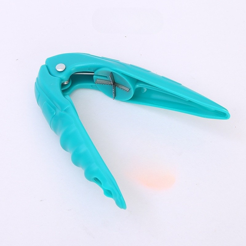 Globetrek° NutCracker 1+1 GRATIS: Eenvoudig Te Gebruiken Hoogwaardige Ergonomische Noten Kraker