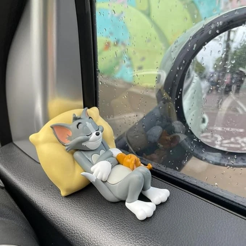 CarCharm 1+1 GRATIS: Tom En Jerry Speels Dashboard Ornament