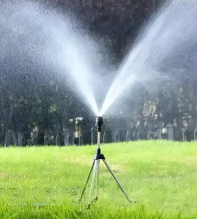 Tripod Sprinkler™ : 360° Roterend Driepoot Tuin Sproeier