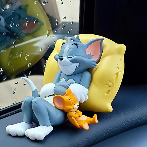 CarCharm 1+1 GRATIS: Tom En Jerry Speels Dashboard Ornament